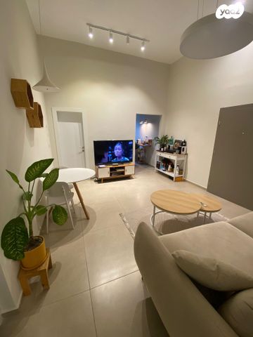 דירה, שדרות ירושלים 78, צהלון, שיכוני חסכון, תל אביב יפו