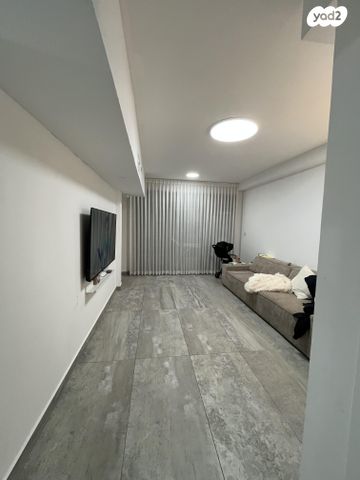 דירה, דב גור 49, רובע ו', אשדוד