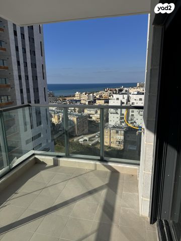 דירה, הרב הרצוג 8, צפון מערב מרכז העיר, נתניה