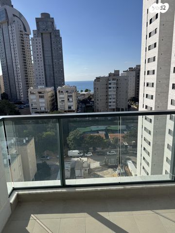 דירה, הרב הרצוג 8, צפון מערב מרכז העיר, נתניה