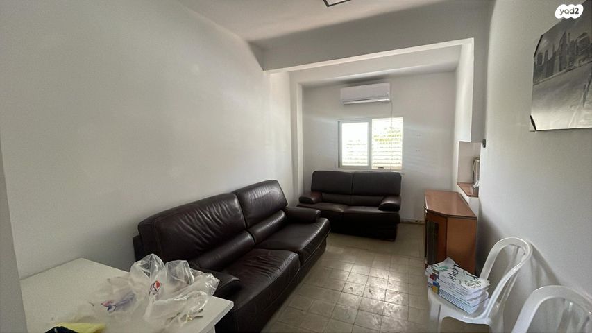 דירה, הרב ויינריב 18, עמידר, טירת כרמל