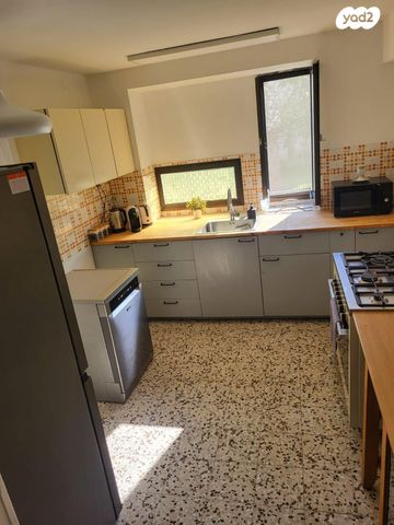 בית פרטי/ קוטג', שדרות האקליפטוס 13, בוסתן הגליל, בוסתן הגליל