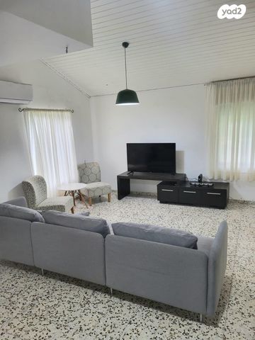 בית פרטי/ קוטג', שדרות האקליפטוס 13, בוסתן הגליל, בוסתן הגליל