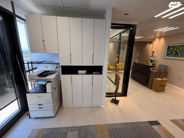 משרדים, הנגר 24, אזור תעשיה נווה נאמן, הוד השרון