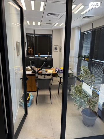 משרדים, הנגר 24, אזור תעשיה נווה נאמן, הוד השרון