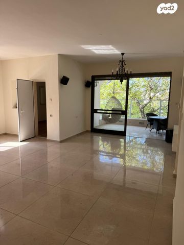 דירה, אלכסנדר ינאי, כרמליה, חיפה