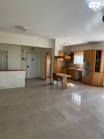 דירה, אלכסנדר ינאי, כרמליה, חיפה