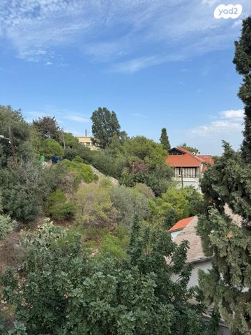 גג/ פנטהאוז, רש"י, חיפה