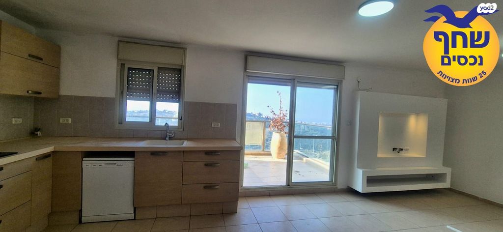 דירה, גליל, גבעת טל, אלפי מנשה