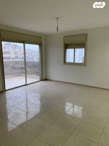 דירה, הרב קוק 5, צפון מערב מרכז העיר, נתניה