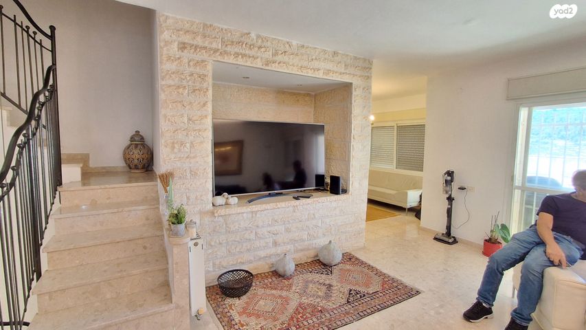 בית פרטי/ קוטג', רפאל דה לה פרגולה, גילה, ירושלים