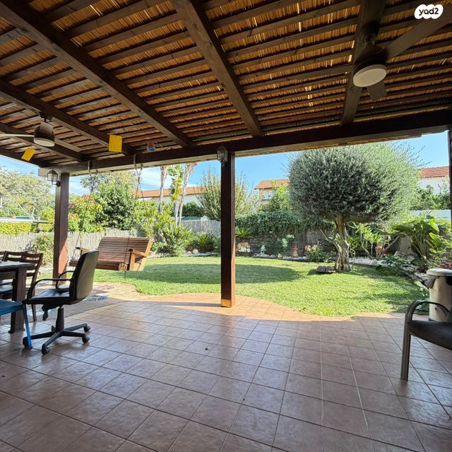 דו משפחתי, התאנה, מרכז שפירא, מרכז שפירא