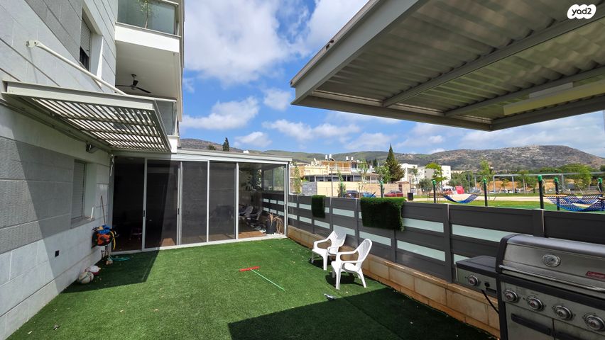 דירת גן, החותרים, טירת כרמל