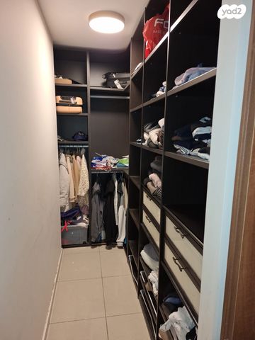 דירה, כרמל 17, אחוזת הנשיא, רחובות