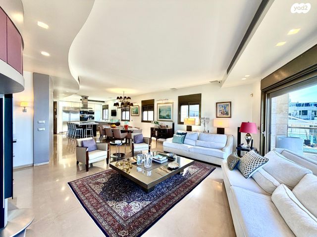 גג/ פנטהאוז, בני בנימין 47, גלי הים, נתניה