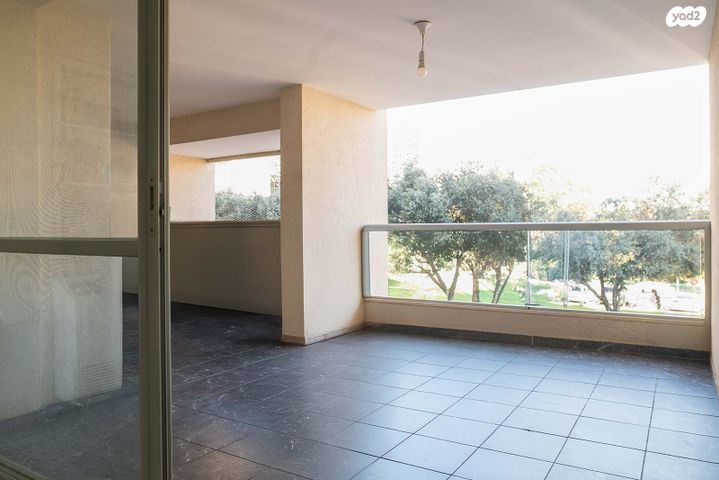 דירה, אלי כהן, זכרון יעקב