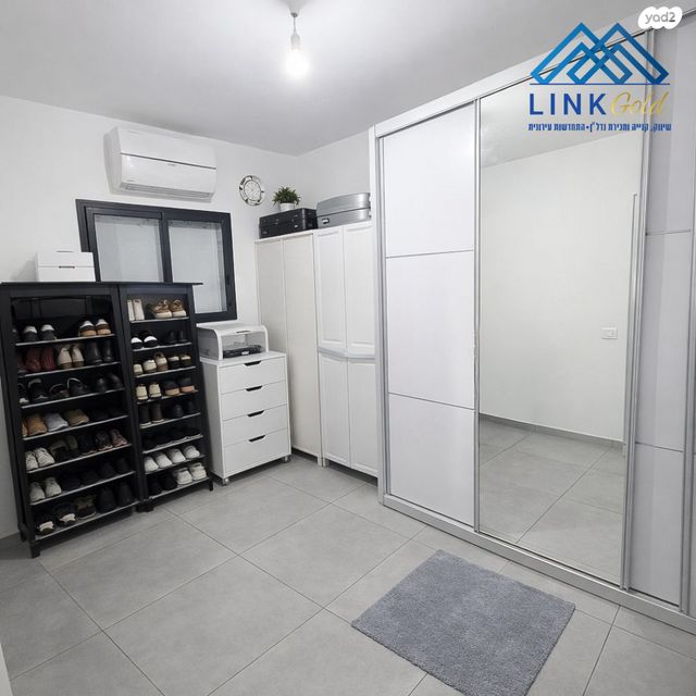 דירת גן, רכסים, רכסים