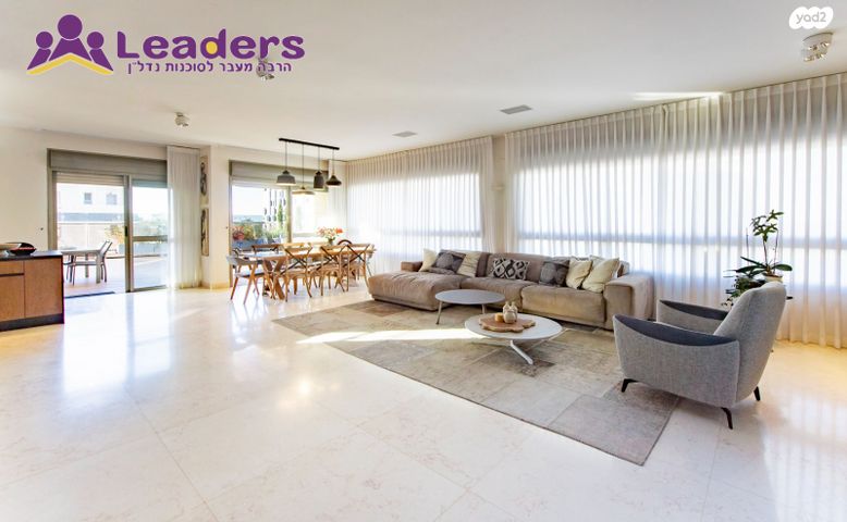 גג/ פנטהאוז, נתן אלתרמן, הרצליה