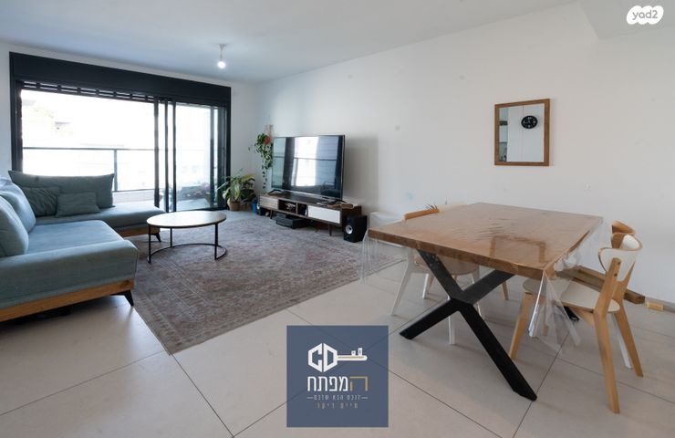 דירה, הנדיב 74, הרצליה