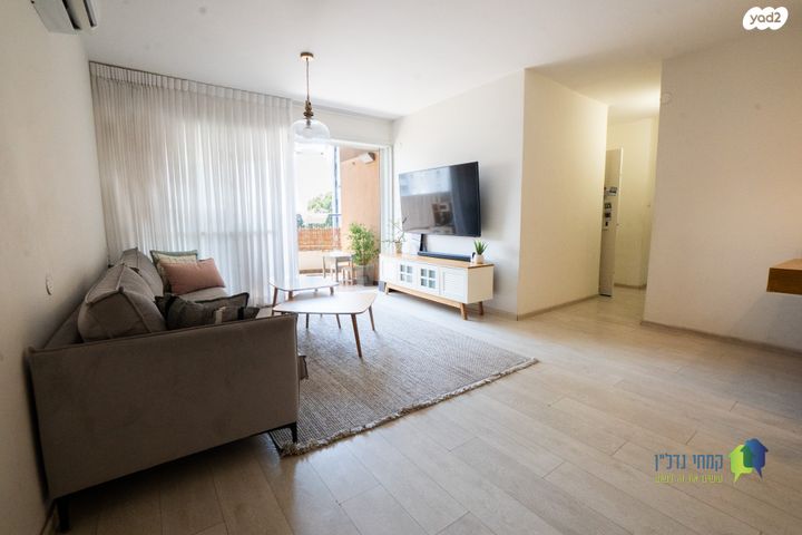 דירה, סמטת היסמין, נווה יהושע, ערמונים, רמת גן