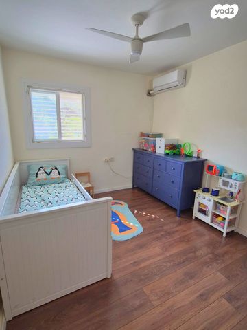 דירה, פורצי הדרך, הרצליה