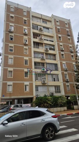 אריה מוצקין 25