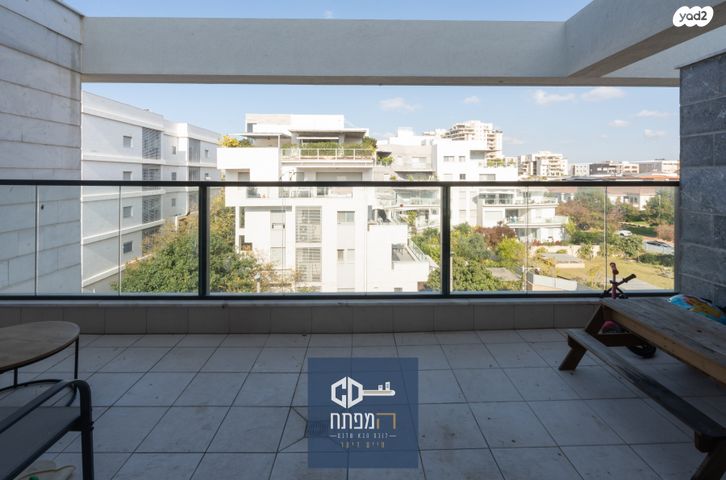 דירה, הנדיב 74, הרצליה