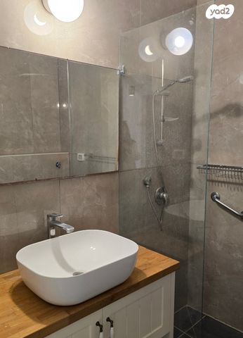 דירה, אבן יהודה