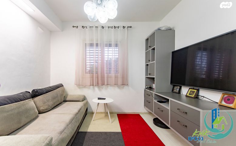 דירה, רבי יהודה הנשיא, פתח תקווה