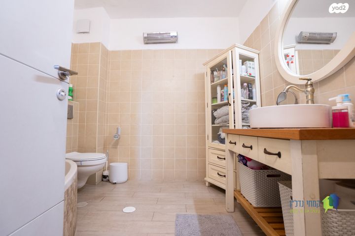 דירה, סמטת היסמין, נווה יהושע, ערמונים, רמת גן