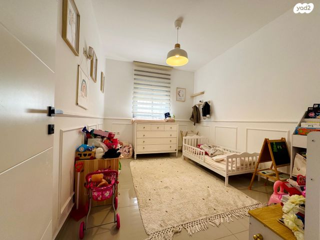 דירה, שדרות מקס ואמפרו שיין, רחובות החדשה, רחובות