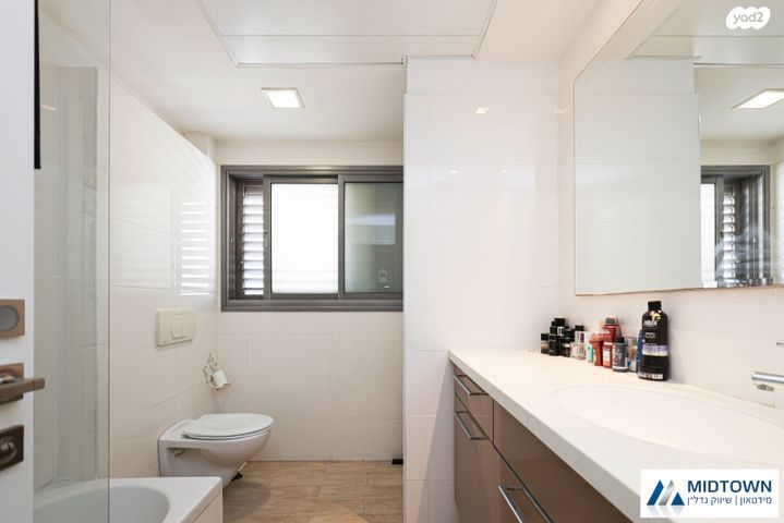 דופלקס, ג'ו עמר 7, הזמר העברי, כפר סבא