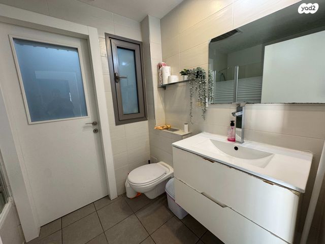 דירה, דוכיפת, הציפורים, מודיעין מכבים רעות