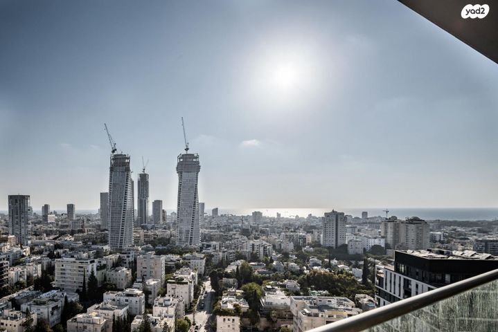 דירה, ניסים אלוני, צמרות איילון, פארק צמרת, תל אביב יפו