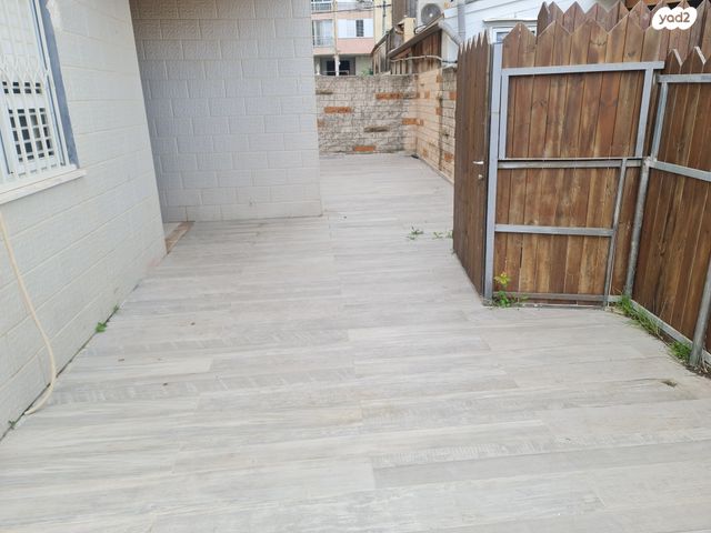 דו משפחתי, שלום עליכם, מגדל העמק