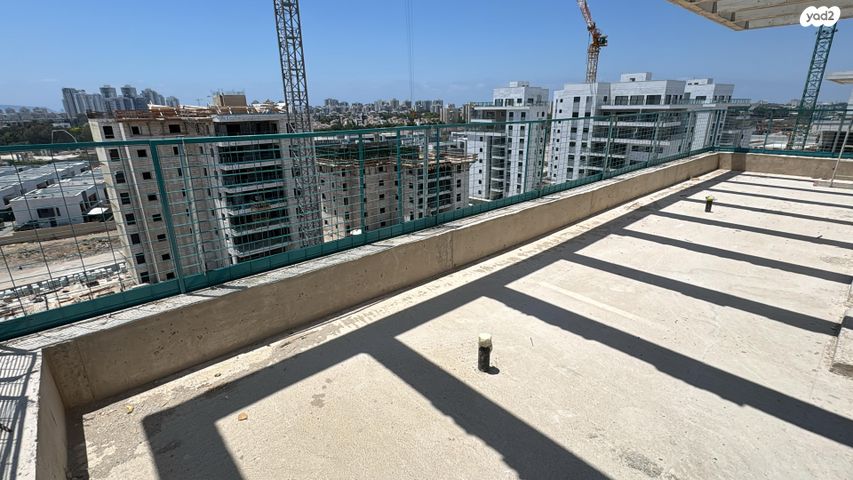 גג/ פנטהאוז, קרית ביאליק