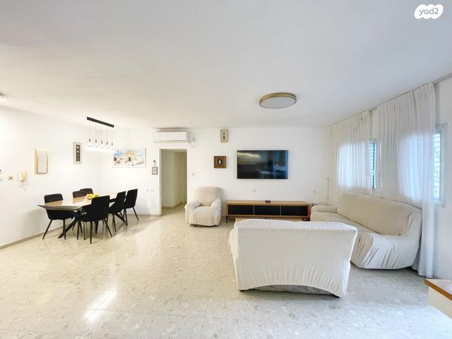 דירה, רא"ל מוטה גור, היובל, שרונה, רחובות