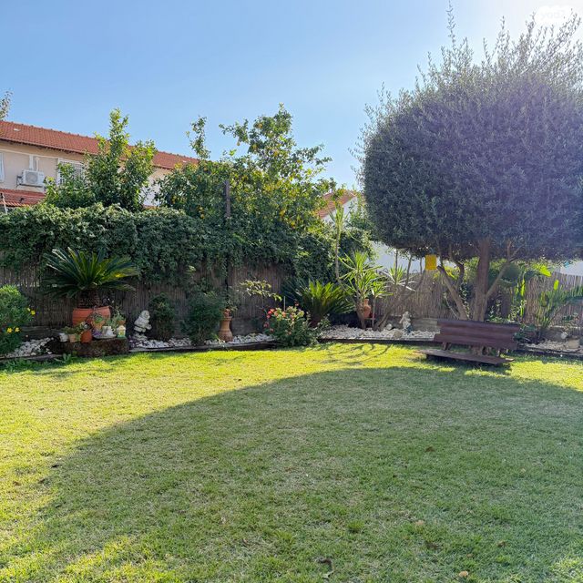 דו משפחתי, התאנה, מרכז שפירא, מרכז שפירא