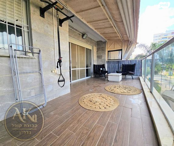 דירה, חתני פרס ישראל, באר יעקב