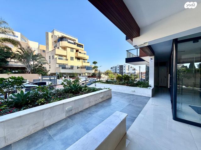 גג/ פנטהאוז, הפורצים 8, רמת אפרים, נתניה