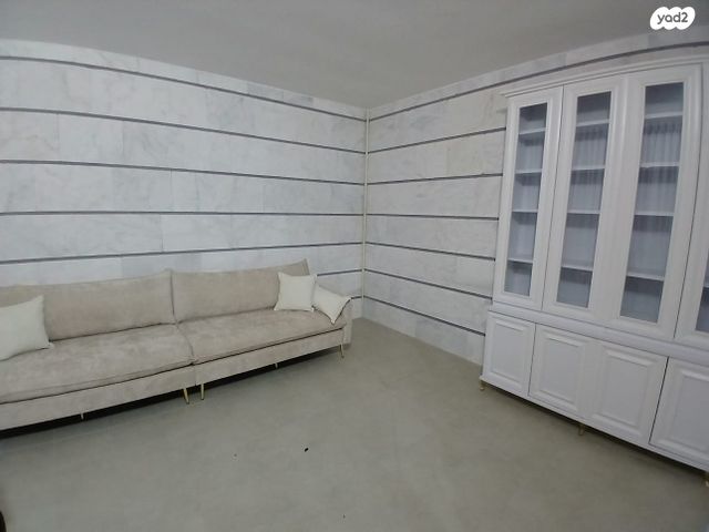 דירה, היוצרים, עיר היין, אשקלון