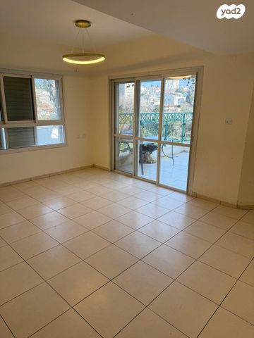 דופלקס, שדרות אבא חושי, חיפה