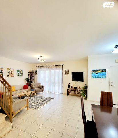 דו משפחתי, מושבה מרכז, זכרון יעקב