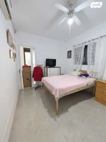 דירה, אהרון גולדשטיין, בורוכוב, גבעתיים