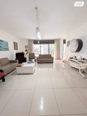 אהרון גולדשטיין 