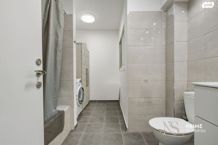 דירה, הרב אברהם קוק 21, השחר, דימונה