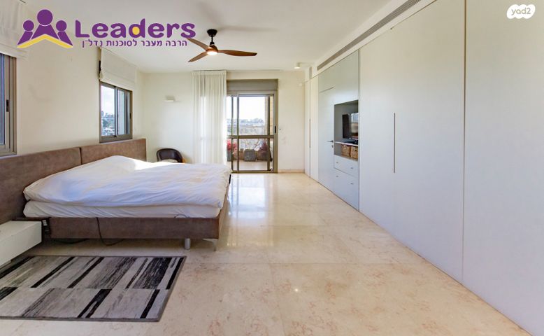 גג/ פנטהאוז, נתן אלתרמן, הרצליה