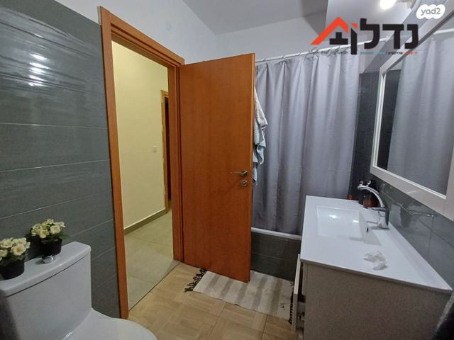 דירה, רבי שלמה לורנץ, שכונת המע"ר, בית שמש