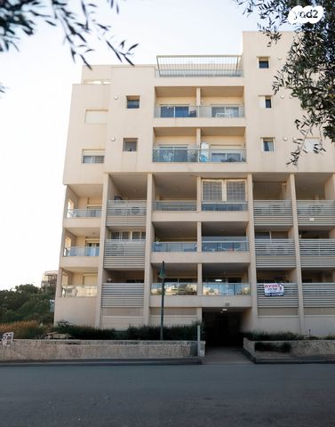 דירה, אלי כהן, זכרון יעקב