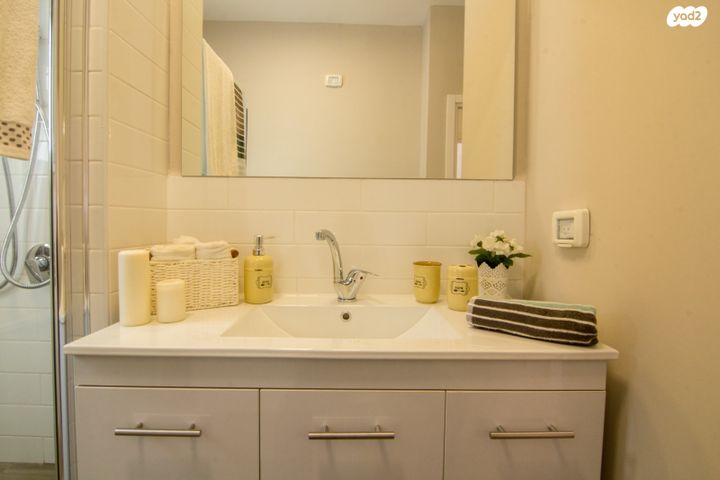 דירה, משה שרת 11, לב העיר, בת ים